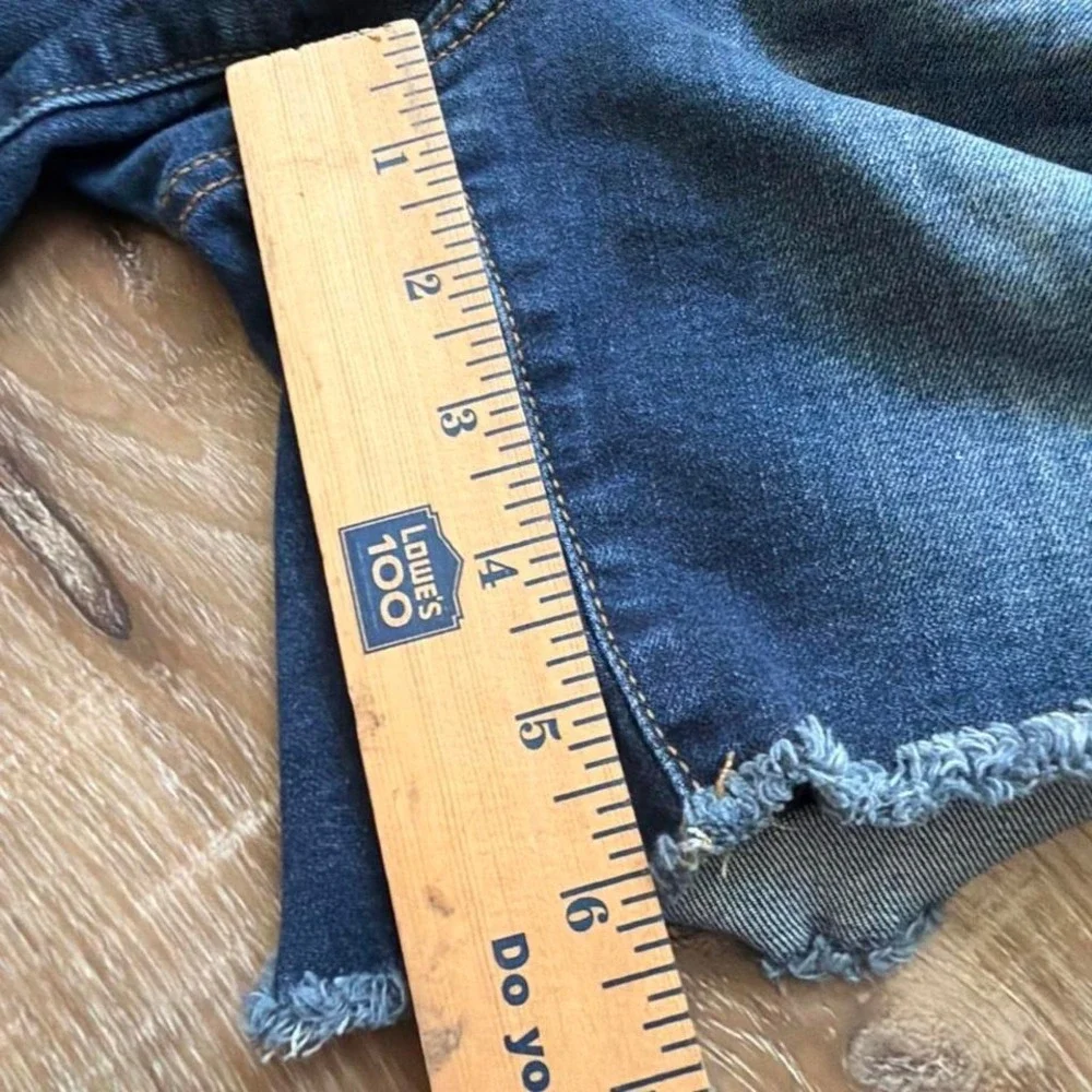 Rock & Republic Bumpershoot Dark Denim Jean Shorts Size 10 Mid Rise 6